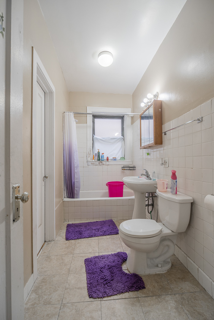 6507 North Hoyne Avenue, Unit 3N Chicago, IL 60645 - Photo 8 of 8