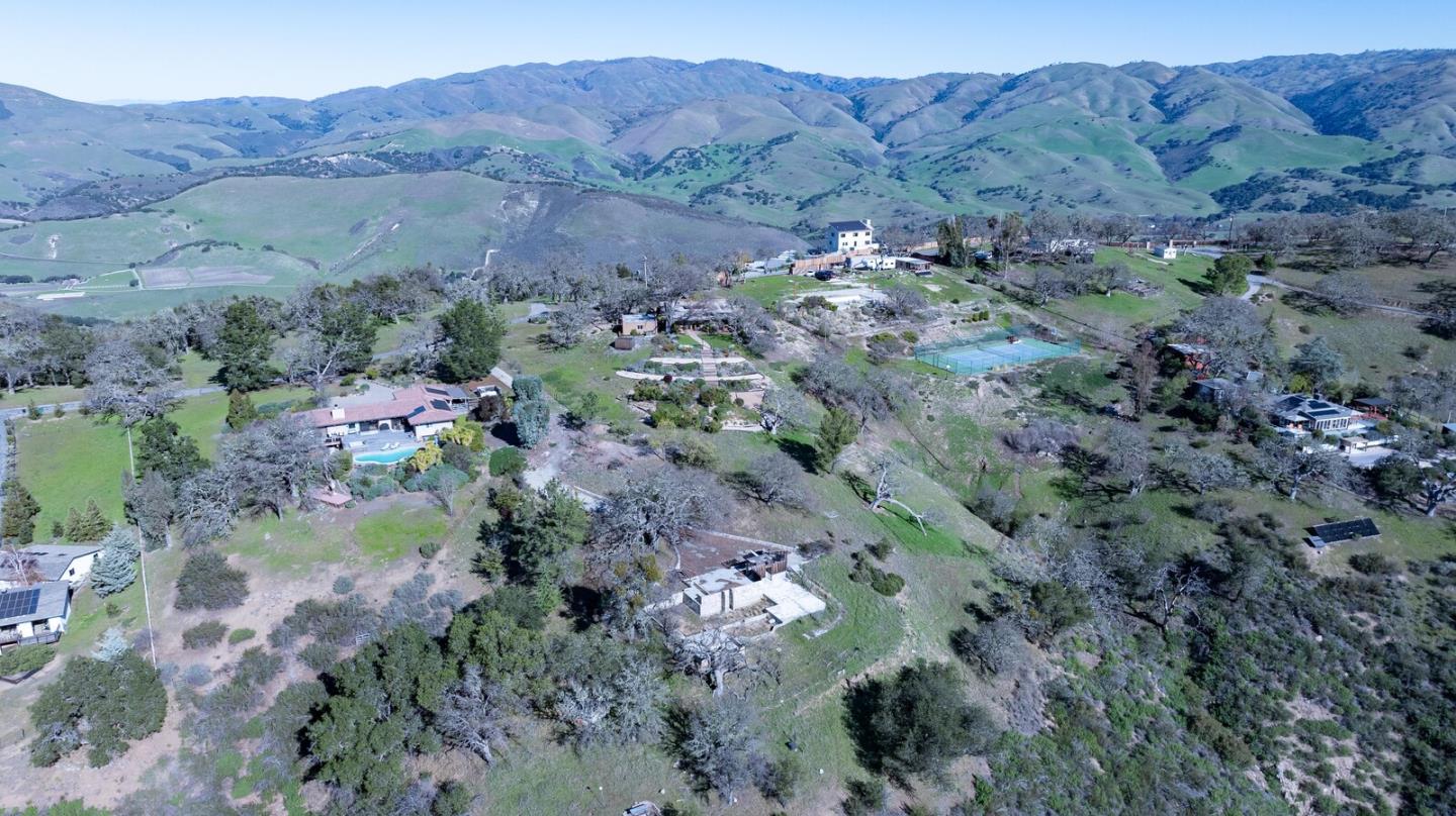 34994 Sky Ranch Road Carmel Valley, CA 93924 - Photo 33 of 36