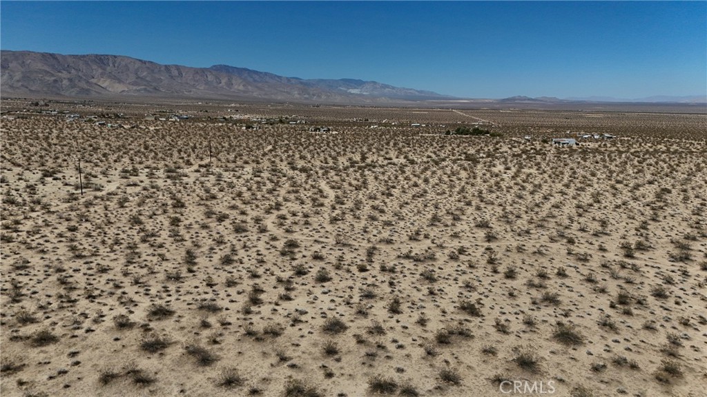 774 Manzanita Road Landers, CA 92285 - Photo 13 of 16 a view of a city