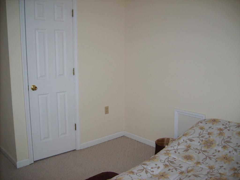 34 Village Road Lewisburg, WV 24901 - Photo 4 of 20 First floor bedroom