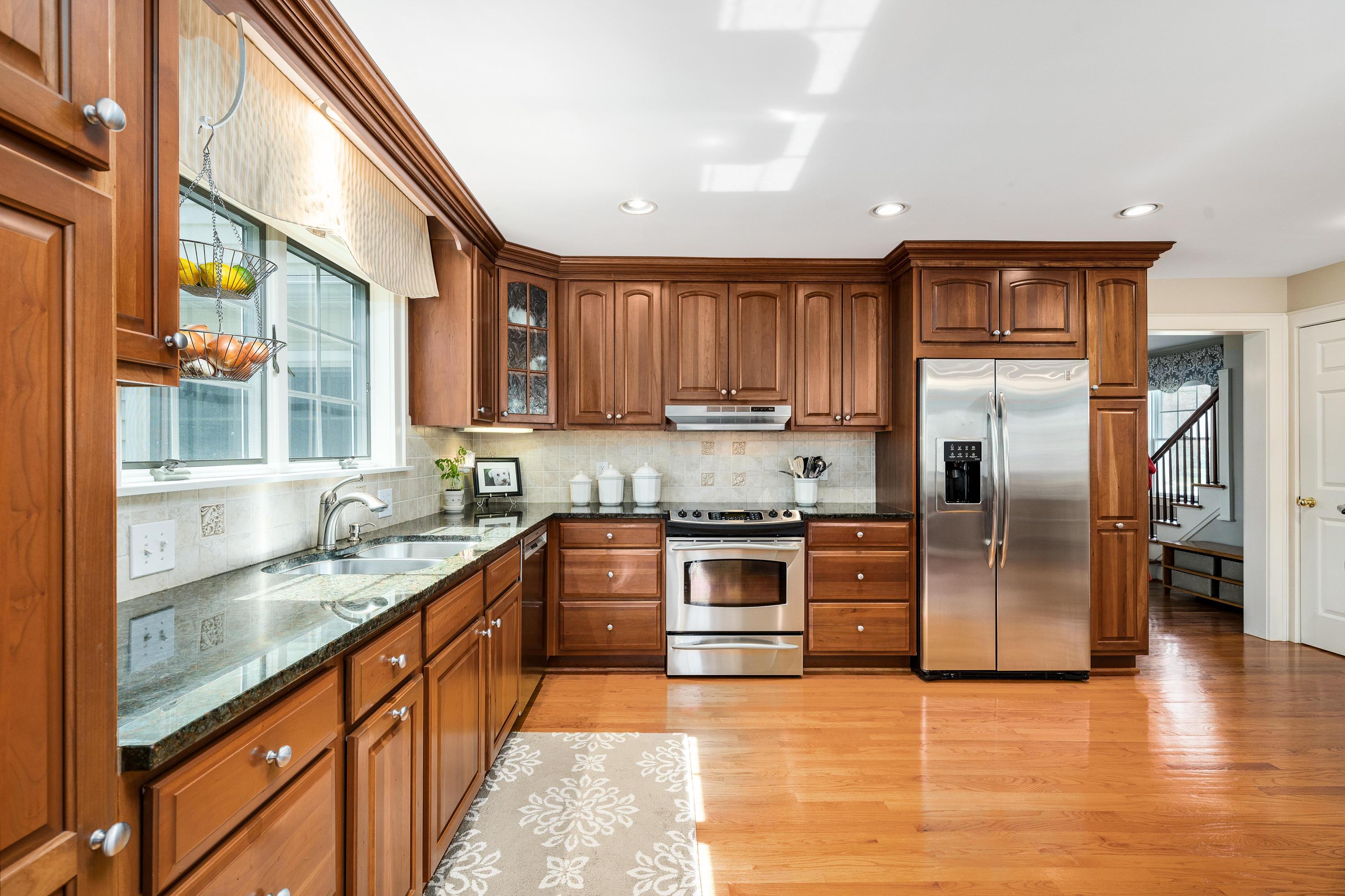 318 North Ardmore Road Columbus, OH 43209 - Photo 13 of 47