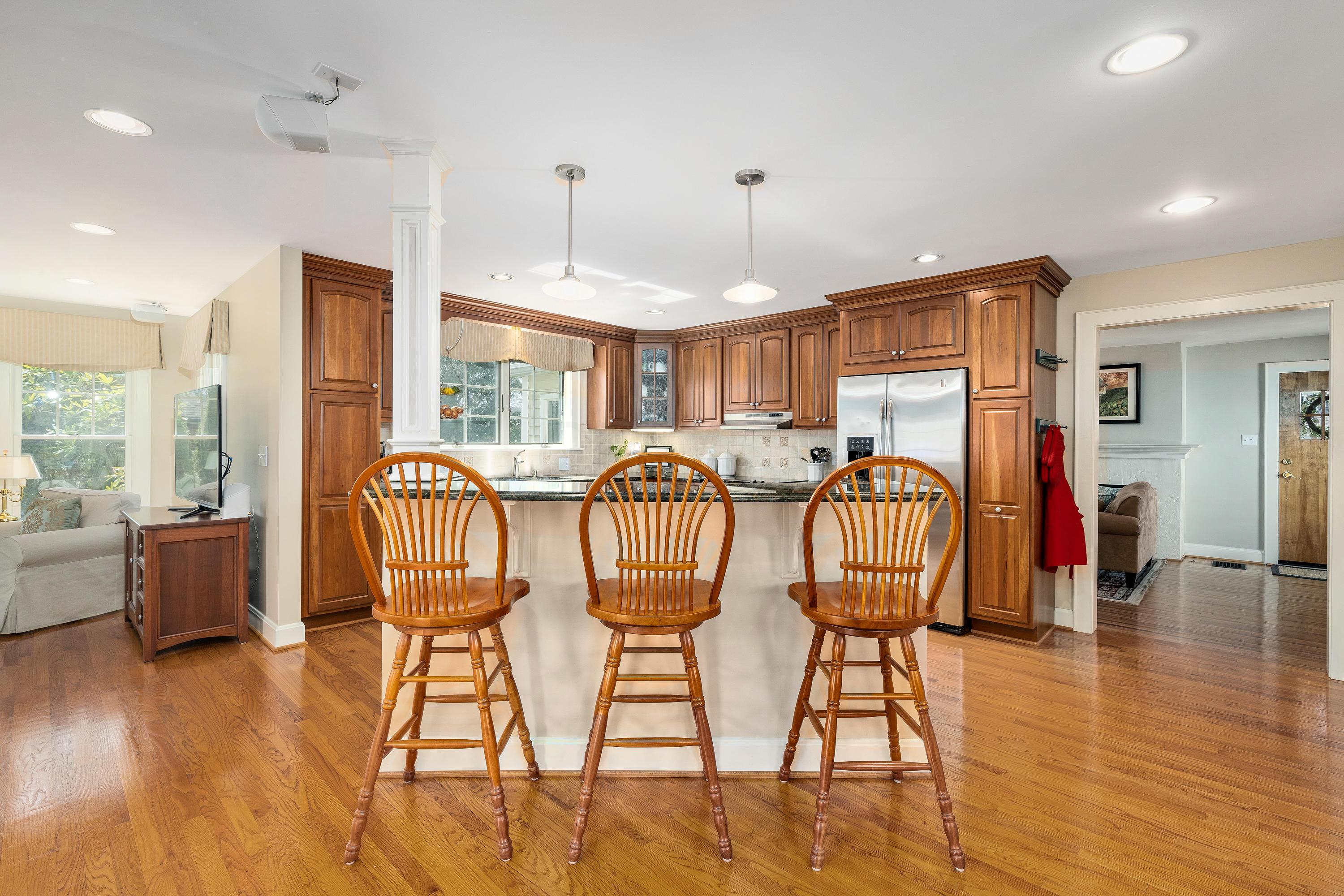 318 North Ardmore Road Columbus, OH 43209 - Photo 15 of 47