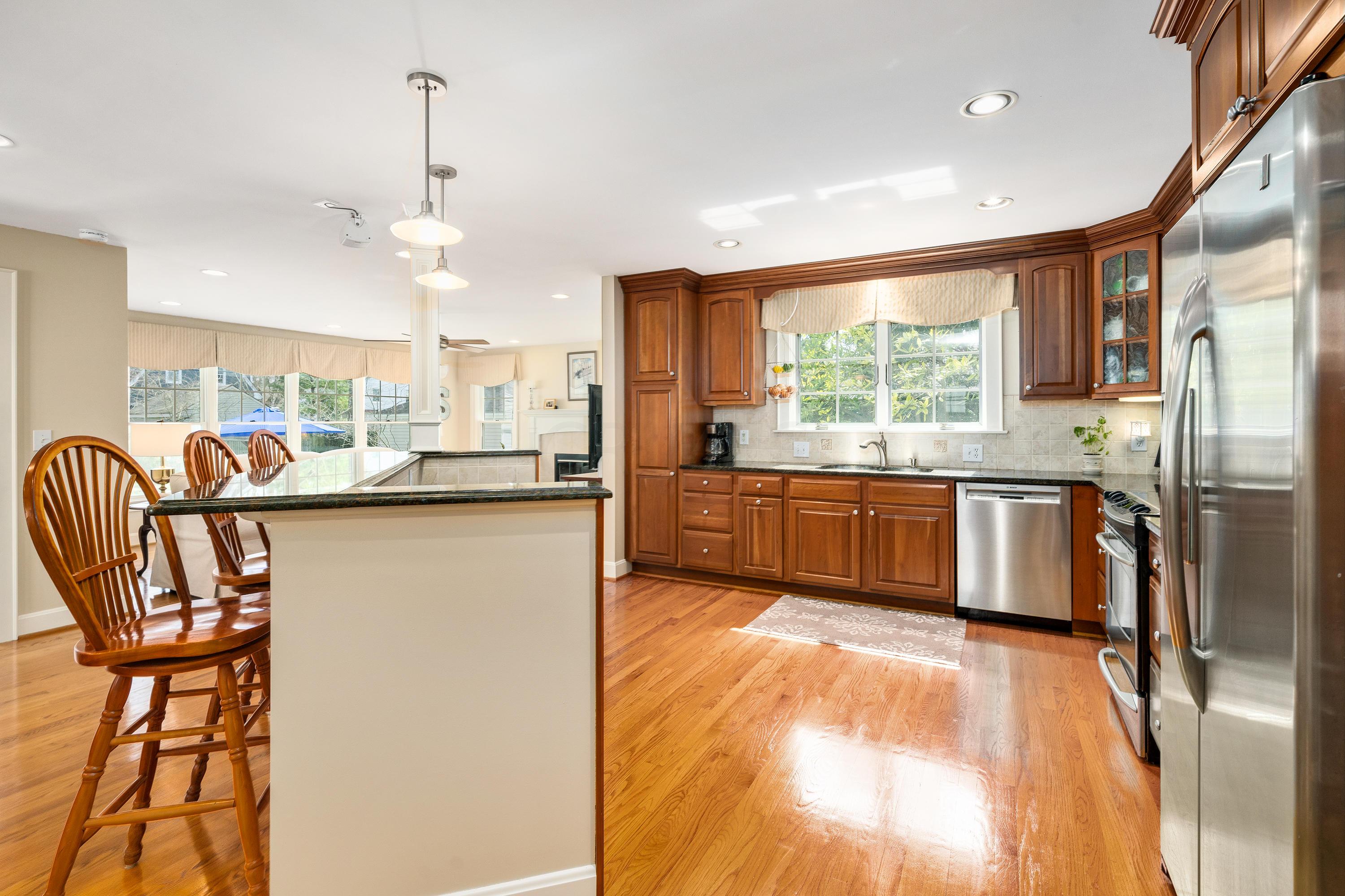 318 North Ardmore Road Columbus, OH 43209 - Photo 8 of 47