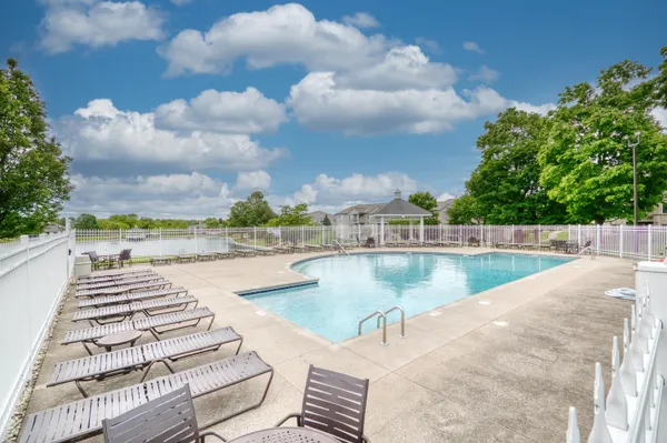 $199,900 | 1460 Taramore Drive, Unit 301, Florence, KY 41042