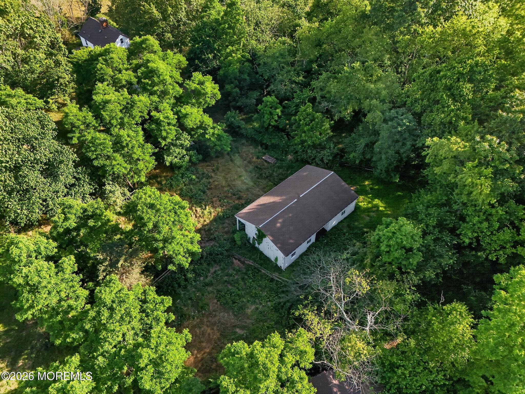 189 Province Line Road Allentown, NJ 08501 - Photo 8 of 40 08_189_Province_Line_Rd-Exterior-72_D