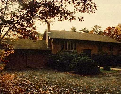 176 Crompton Road East Greenwich, RI 02818 - Photo 1 of 1 Exterior Front.