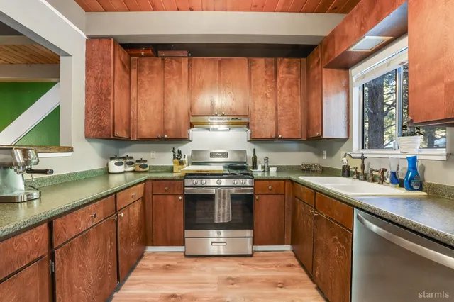 $799,000 | 1221 Goldpan Court, South Lake Tahoe, CA 96150