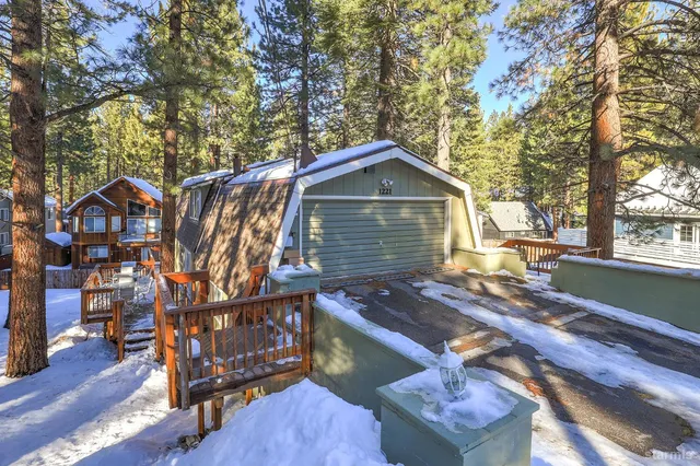 $799,000 | 1221 Goldpan Court, South Lake Tahoe, CA 96150