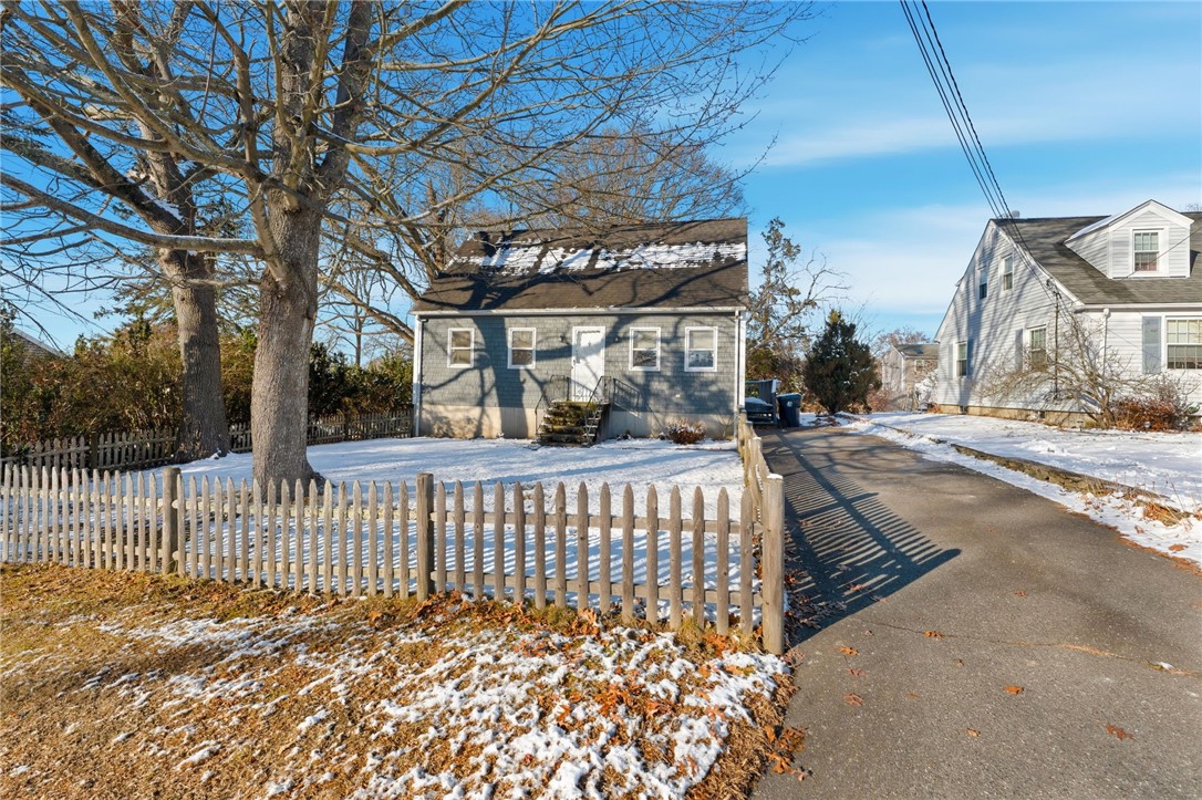 8 Harris Avenue Warren, RI 02885 - Photo 13 of 47