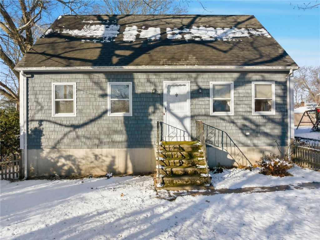 8 Harris Avenue Warren, RI 02885 - Photo 14 of 47