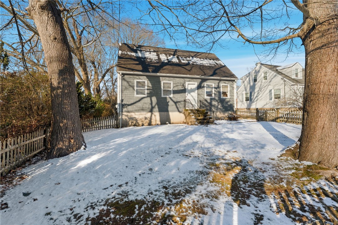 8 Harris Avenue Warren, RI 02885 - Photo 2 of 47