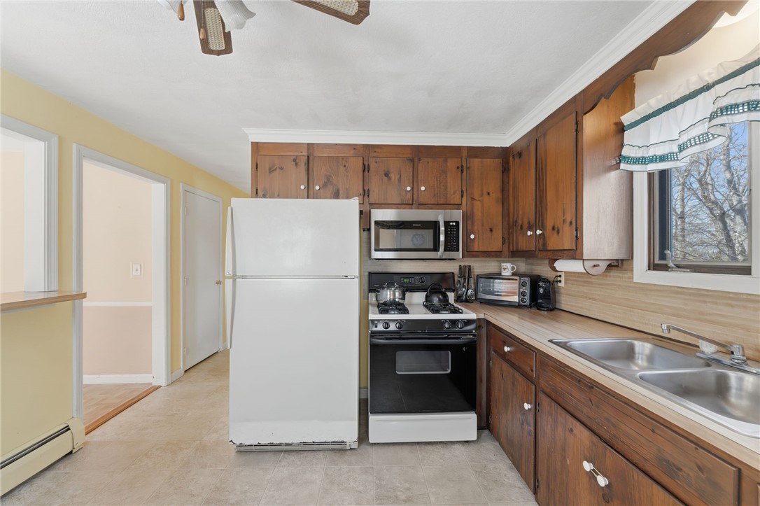 8 Harris Avenue Warren, RI 02885 - Photo 23 of 47