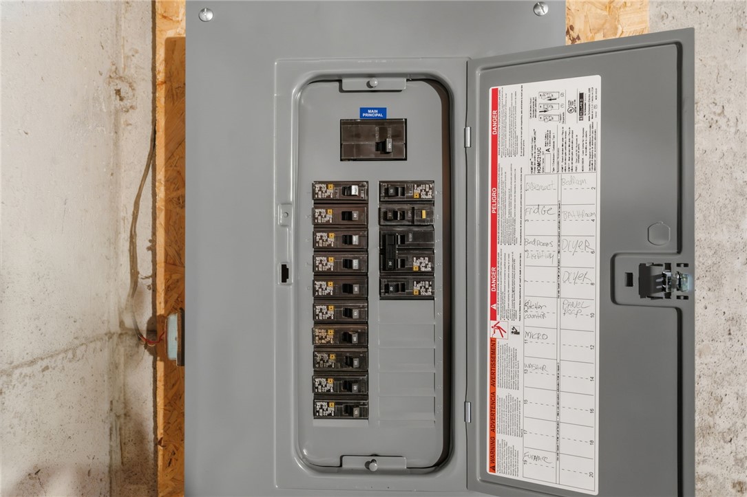 8 Harris Avenue Warren, RI 02885 - Photo 41 of 47