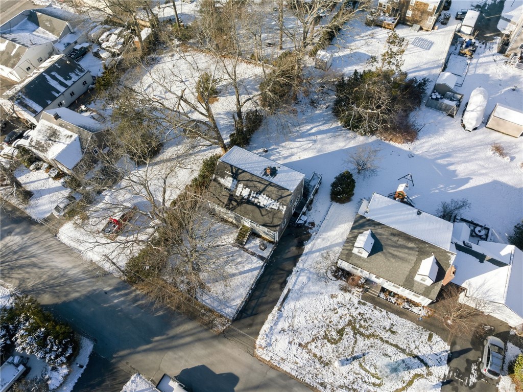 8 Harris Avenue Warren, RI 02885 - Photo 5 of 47