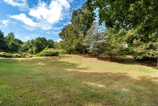 $1,575,000 | 6 Woodvale Street, Sag Harbor, NY 11963