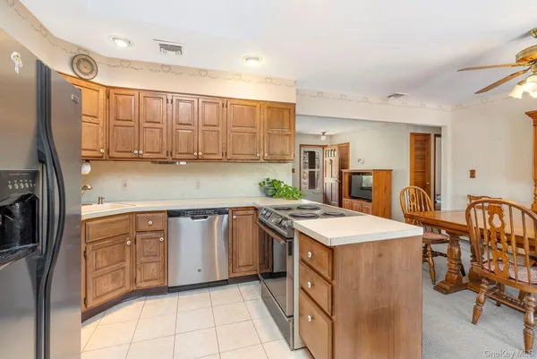 $1,575,000 | 6 Woodvale Street, Sag Harbor, NY 11963