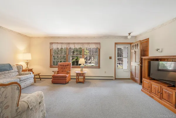 $1,575,000 | 6 Woodvale Street, Sag Harbor, NY 11963