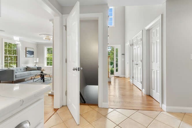 27 Murdoch Road Stoneham, MA 02180 - Photo 10 of 36 Gallery Image 10