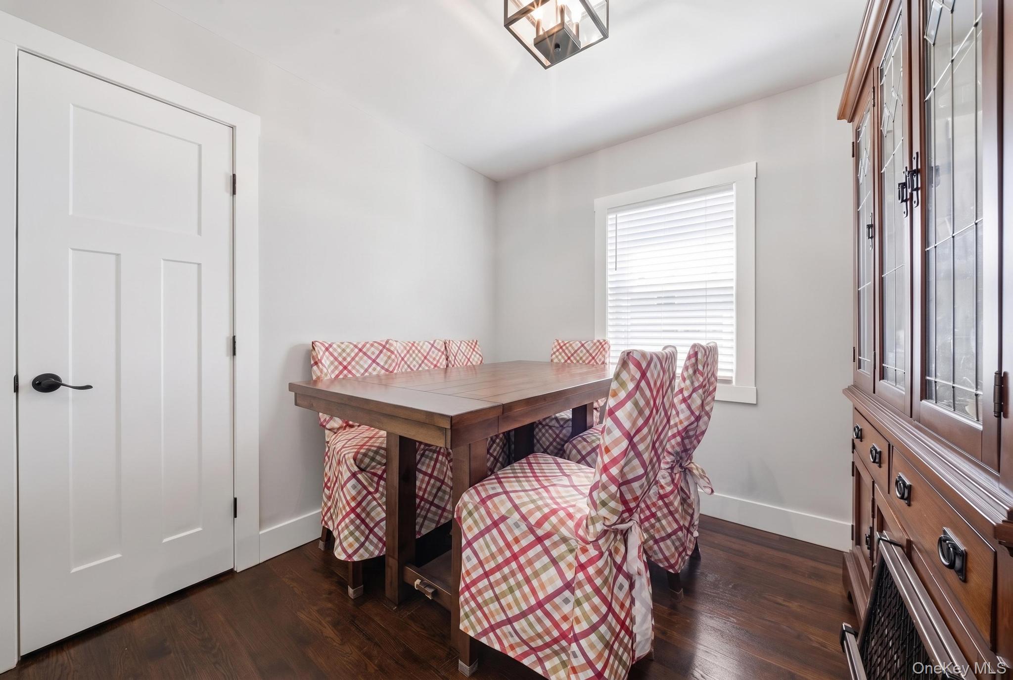 18 Devon Road Bethpage, NY 11714 - Photo 14 of 31 Gallery Image 14