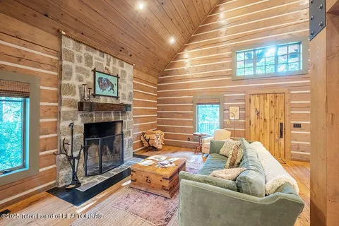 $1,250,000 | 172 Spurwood Drive, Star Valley Ranch, WY 83127