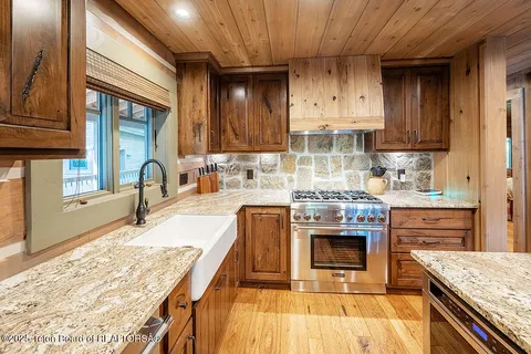 $1,250,000 | 172 Spurwood Drive, Star Valley Ranch, WY 83127