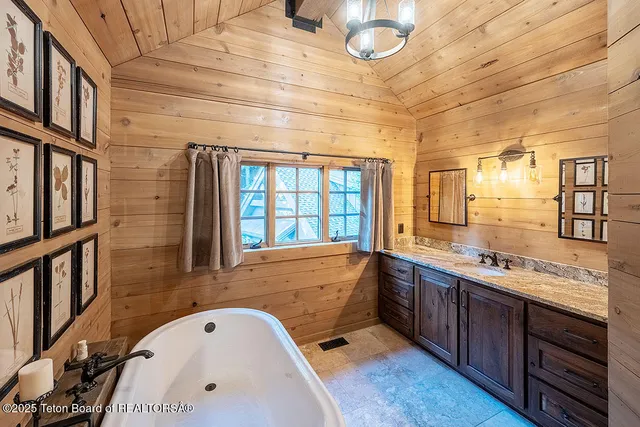 $1,250,000 | 172 Spurwood Drive, Star Valley Ranch, WY 83127