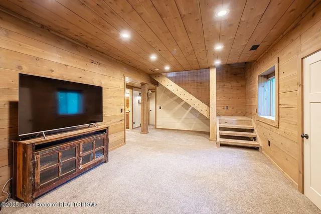 $1,250,000 | 172 Spurwood Drive, Star Valley Ranch, WY 83127