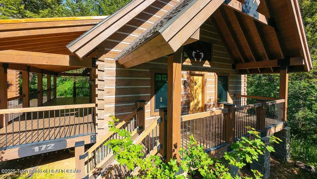 $1,250,000 | 172 Spurwood Drive, Star Valley Ranch, WY 83127