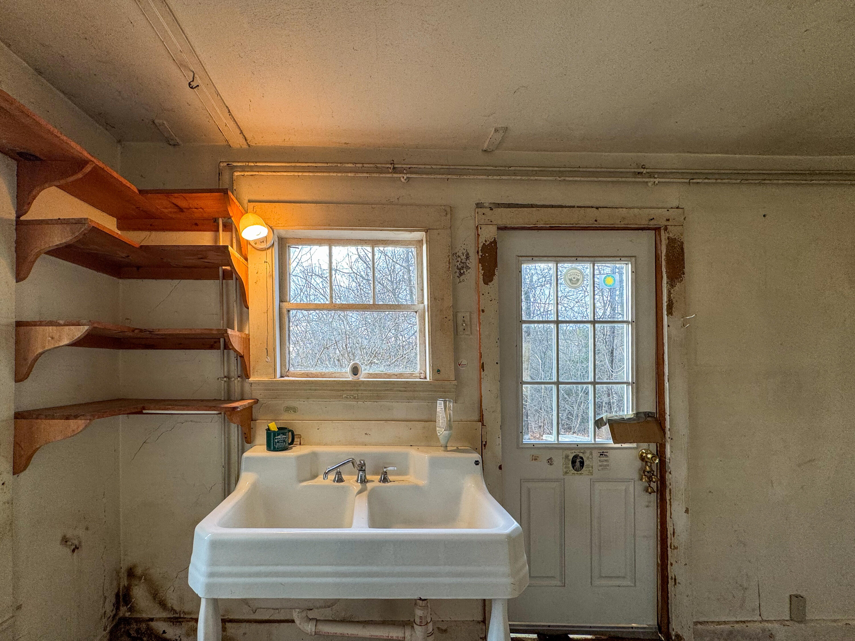 150 Old Us Route Jonesboro, ME 04648 - Photo 22 of 65 150 OLD US ROUTE 1 INTERIOR-86