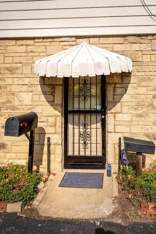 570 Enfield Road Columbus, OH 43209 - Photo 9 of 46 570 Enfield Rd-8