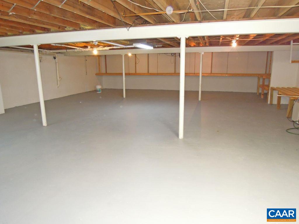 609 Shore Road Waynesboro, VA 22980 - Photo 13 of 20 Gallery Image 13