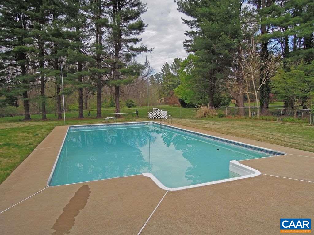 609 Shore Road Waynesboro, VA 22980 - Photo 16 of 20 Gallery Image 16