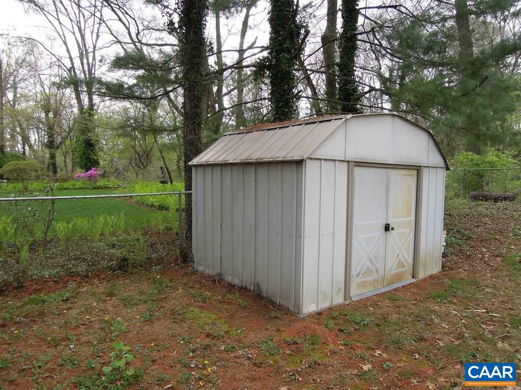609 Shore Road Waynesboro, VA 22980 - Photo 19 of 20 Gallery Image 19