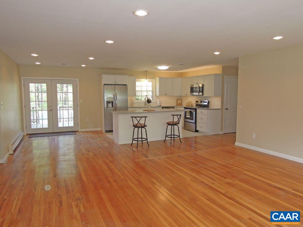 609 Shore Road Waynesboro, VA 22980 - Photo 3 of 20 Gallery Image 3