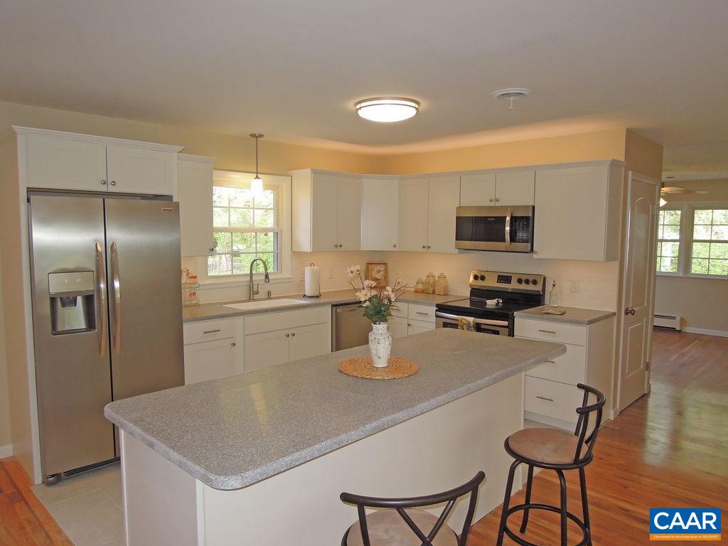 609 Shore Road Waynesboro, VA 22980 - Photo 4 of 20 Gallery Image 4