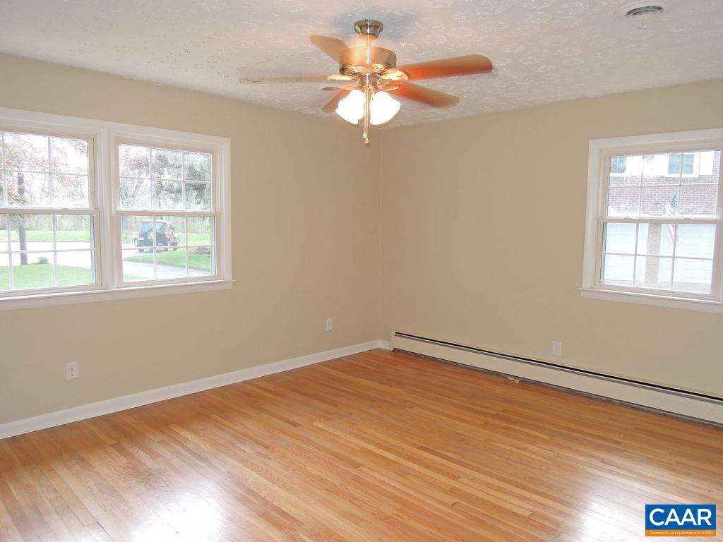 609 Shore Road Waynesboro, VA 22980 - Photo 7 of 20 Gallery Image 7