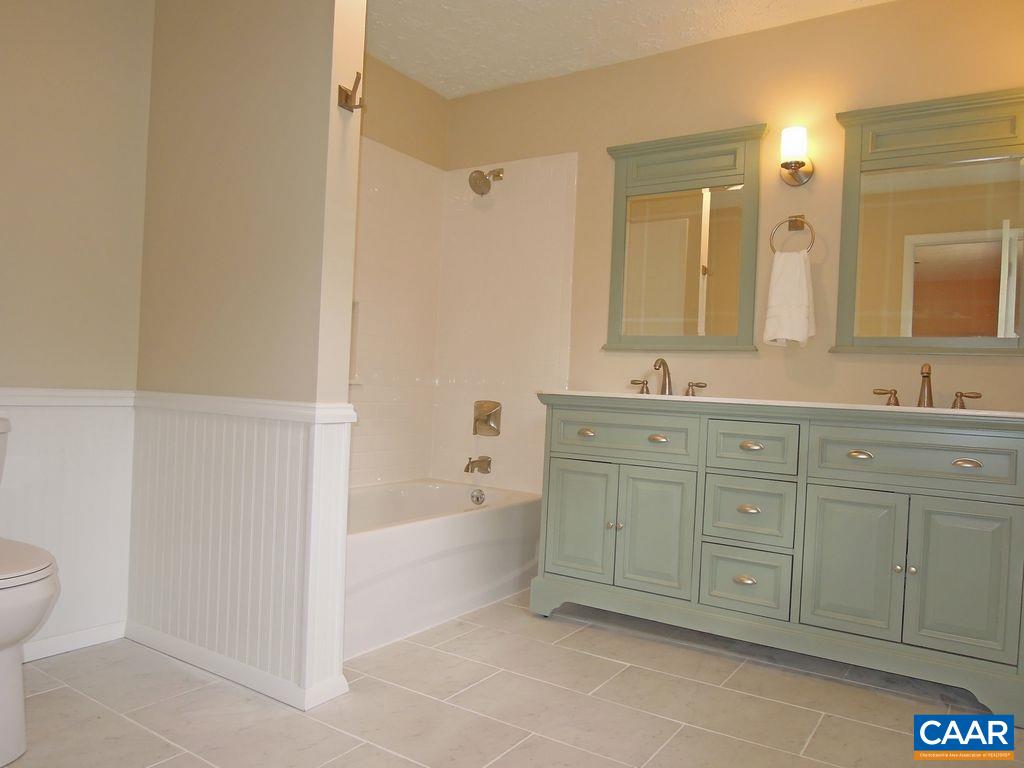609 Shore Road Waynesboro, VA 22980 - Photo 8 of 20 Gallery Image 8