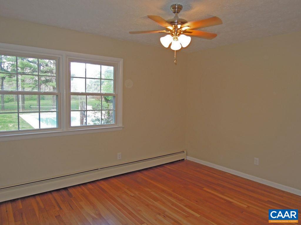 609 Shore Road Waynesboro, VA 22980 - Photo 9 of 20 Gallery Image 9