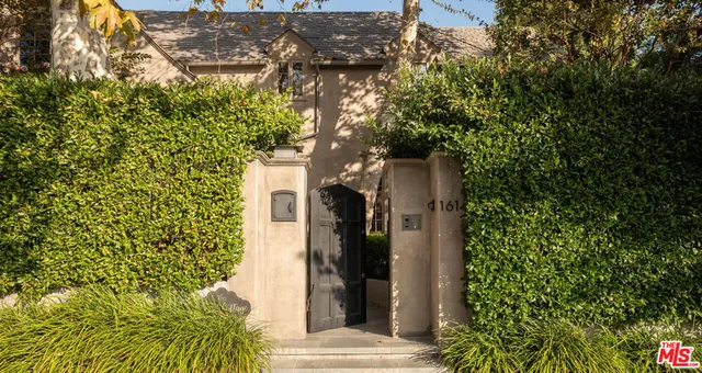 $19,500 | 1614 North Fairfax Avenue, Los Angeles, CA 90046