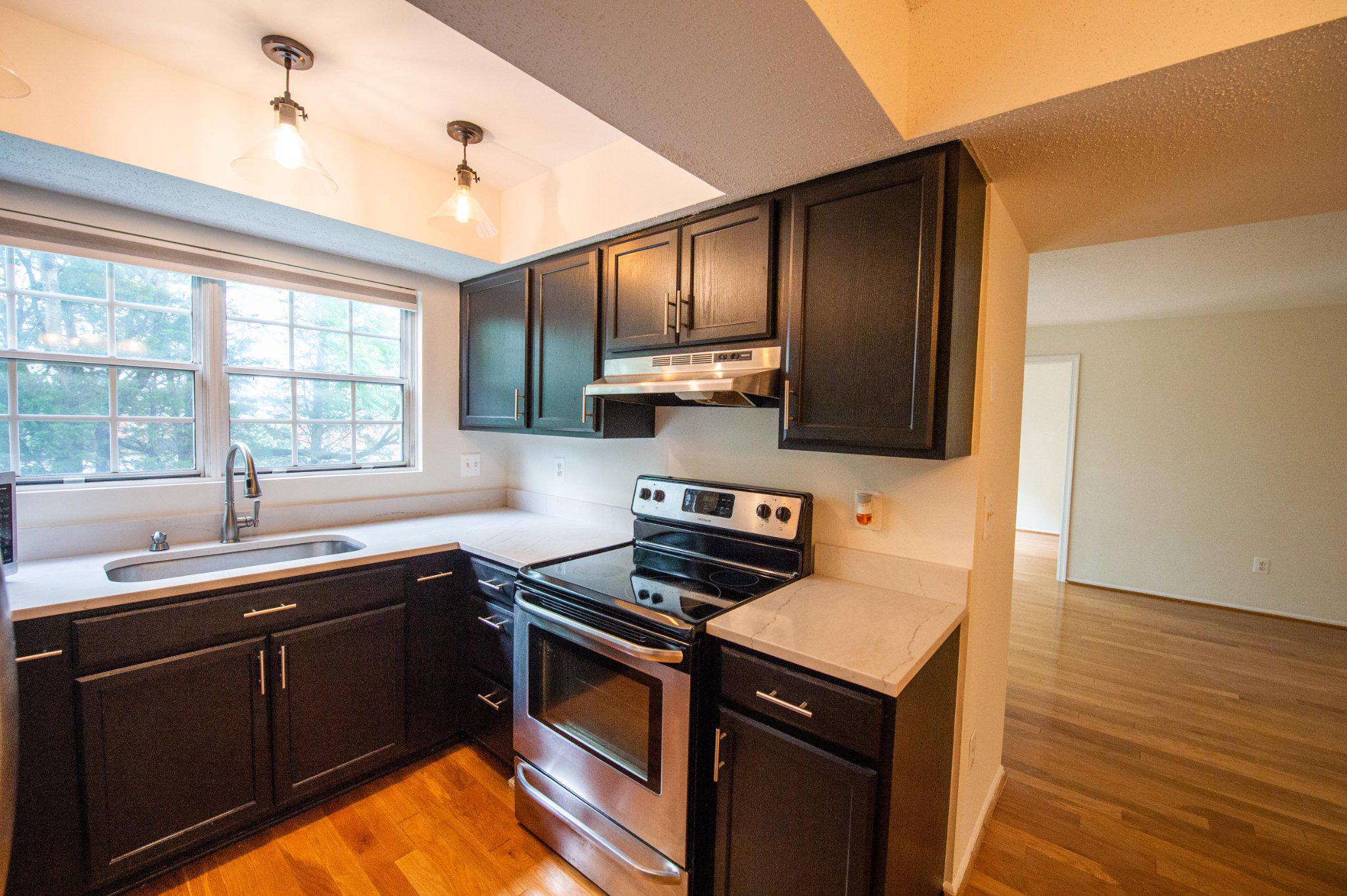 120 Fort Evans Road Southeast, Unit C Leesburg, VA 20175 - Photo 8 of 23 Kitchen