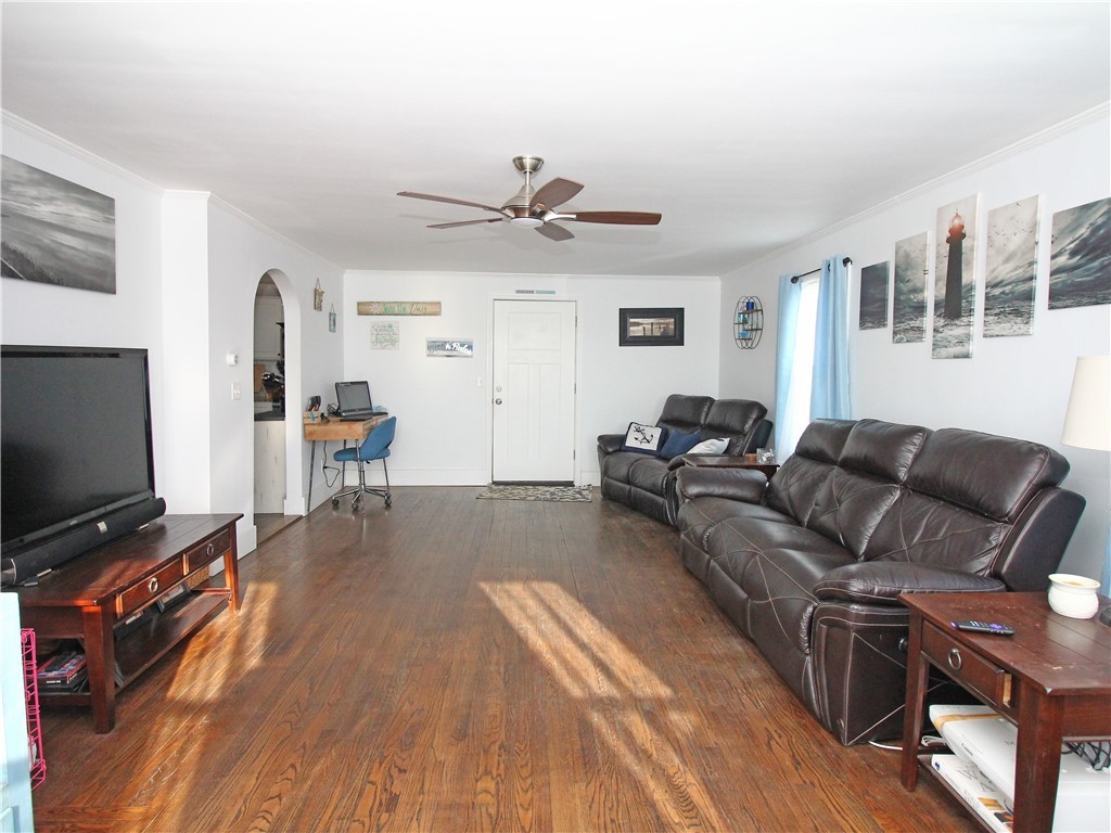 69 West Main Road Middletown, RI 02842 - Photo 10 of 32