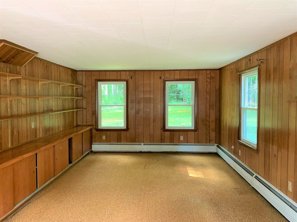 576 East County Road Rutland, MA 01543 - Photo 6 of 12