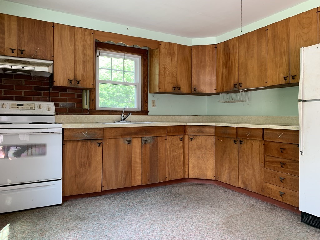 576 East County Road Rutland, MA 01543 - Photo 7 of 12
