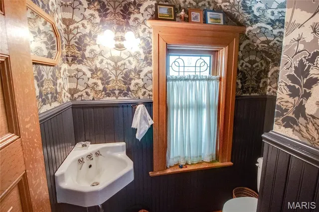 $499,900 | 619 East Main Street, Carlinville, IL 62626