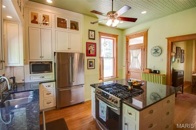 $499,900 | 619 East Main Street, Carlinville, IL 62626