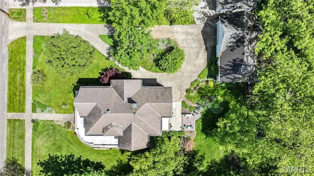 $499,900 | 619 East Main Street, Carlinville, IL 62626