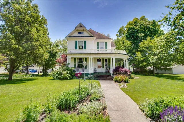 $499,900 | 619 East Main Street, Carlinville, IL 62626