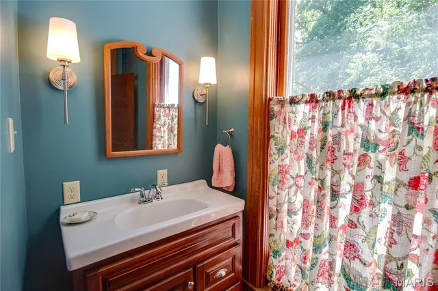 $499,900 | 619 East Main Street, Carlinville, IL 62626