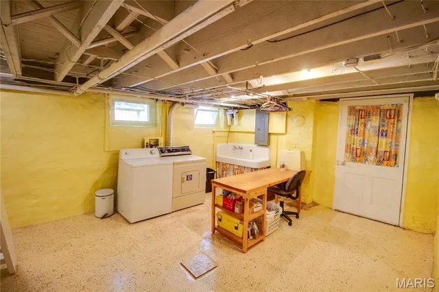 $499,900 | 619 East Main Street, Carlinville, IL 62626