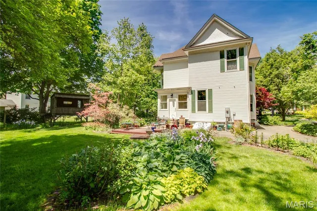 $499,900 | 619 East Main Street, Carlinville, IL 62626